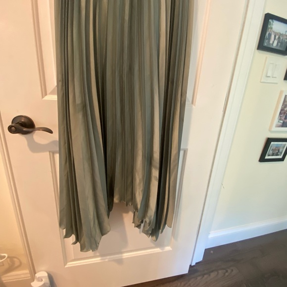 Abercrombie & Fitch Pleated Midi Dress, Sage green - Picture 3 of 5